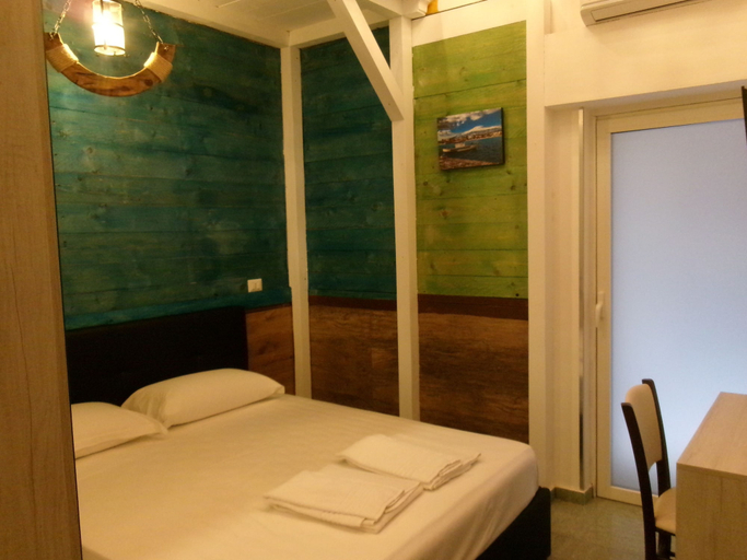 Room 5, Marina Club, Messina