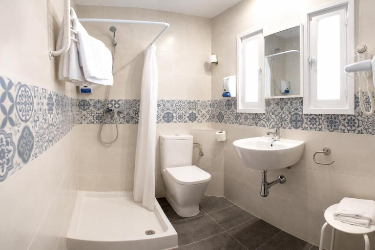 Bathroom 3, Hostal Hostalet, Girona