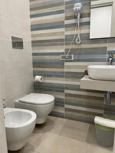 Others 2, Gemini rooms, Crotone