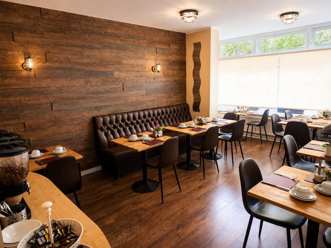 Food & Drinks, Tregonholme Hotel, Poole