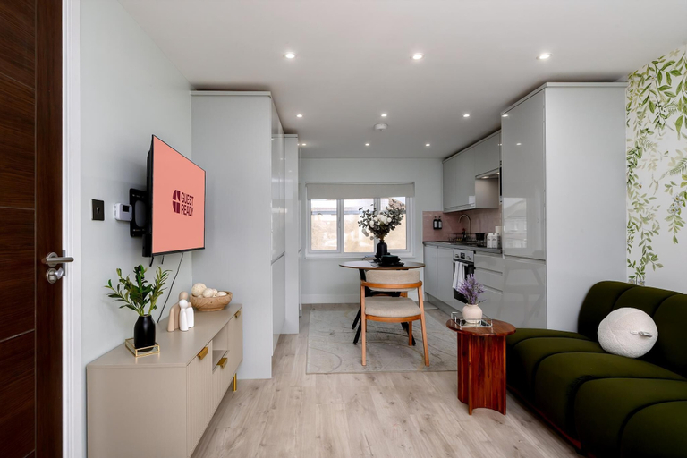 Room 2, Greenford Apartments, London