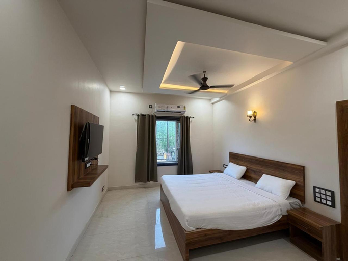 2, Hotel Mohan Raj Villas, Panna