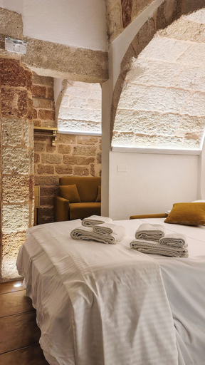 Others 4, Gold White Exclusive House, Bari