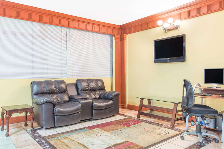 Others 5, La Casa Inn Albany Near Tifton US 82, Dougherty