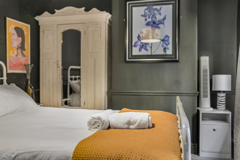 Room 3, Guestready - Rose and Monkey, Manchester