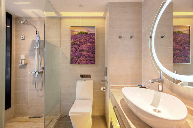 Bathroom 4, Lavande Hotel Wuhan Jianghan Road Subway Station, Wuhan