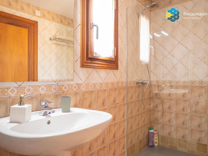 Bathroom 4, Casa Josemar - Casa con piscina junto a la playa en Cala Romantica, Baleares