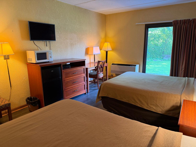 Bedroom 3, SUN INN MOTEL, Lake