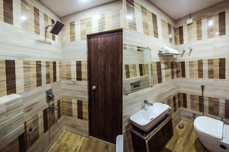 Bathroom 4, Hotel SS Grand, Lucknow