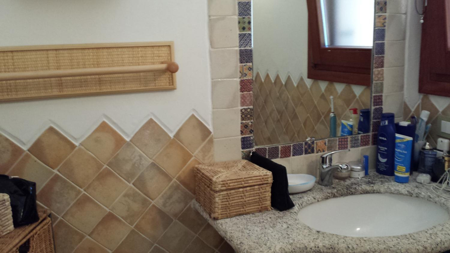 Bathroom 3, Residenze Coda Cavallo, Nuoro