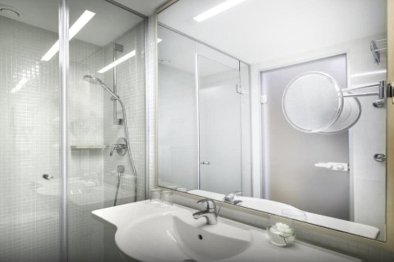 Bathroom 4, Valamar Bellevue Resort, Labin