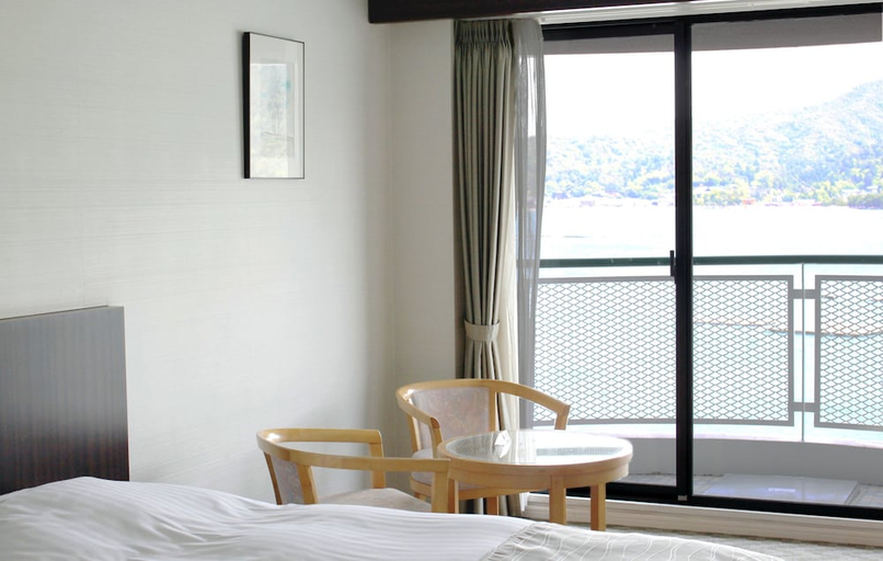 Bedroom 3, Aki Grand Hotel, Hatsukaichi