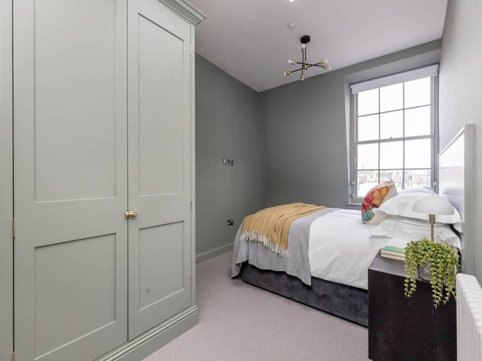 Bedroom 3, Ultra-Modern Apartment on Castle Street, Edinburgh