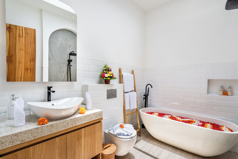 Bathroom 5, Amartya F16, Gianyar