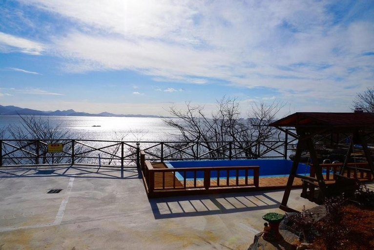Others 4, Byeonsanbando Badajeonmangdae Pension, Buan
