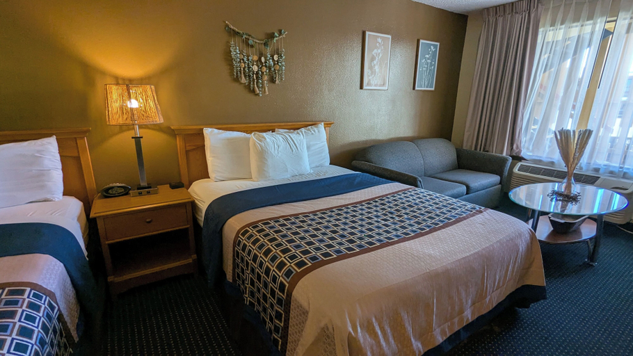 Room 3, Anchor Pointe Inn & Suites, Grays Harbor