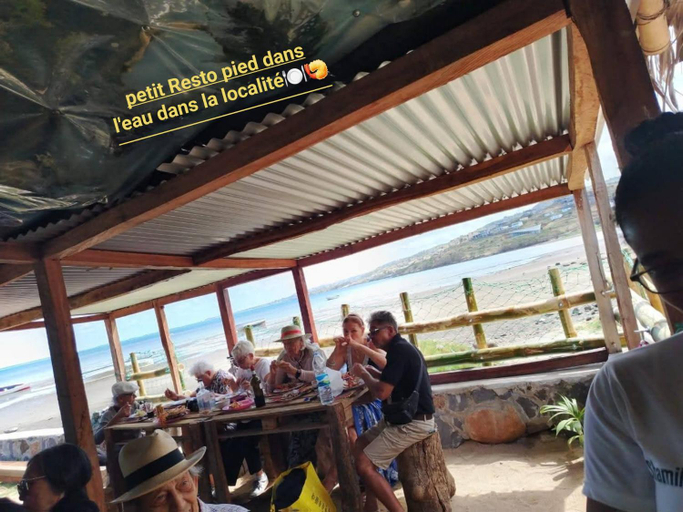 Food & Drinks 4, Le Toit Enchante