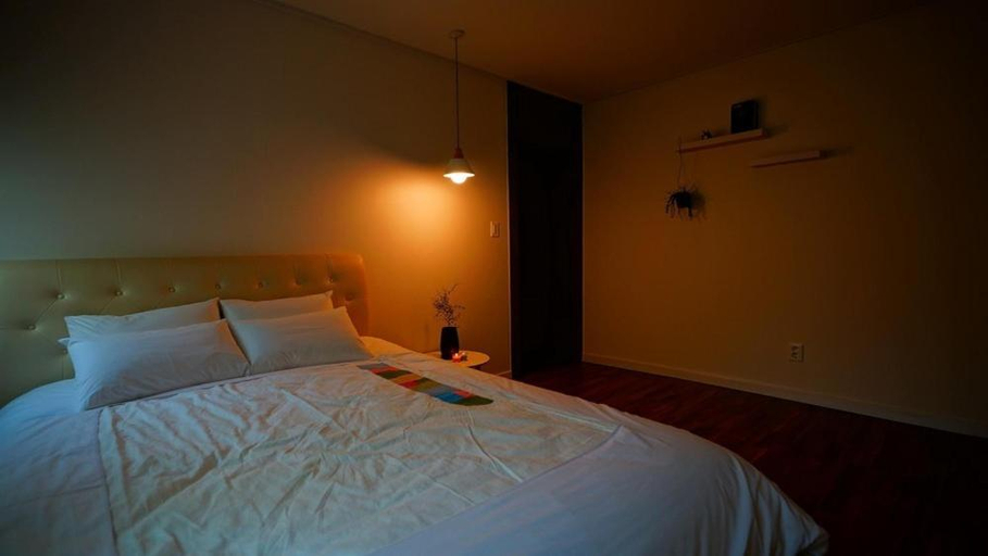 Bedroom 4, Jeonju Deokindang and Soo House Pension, Jeonju