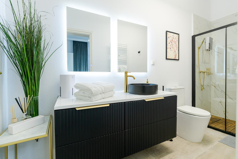 Bathroom 2, High Ceilings Apartments Bucharest GARDEN - Parking - Invoice at request, Municipiul Bucuresti