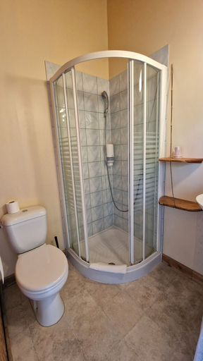 Bathroom 3, Hotel Gue de Beauvoir, Manche