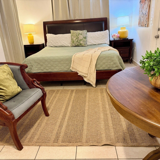 Room 2, Artful 4BR Oasis with Patio Parking, Miami-Dade