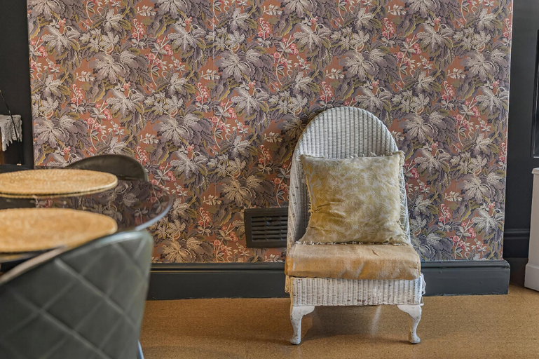 Room 4, Guestready - Rose and Monkey, Manchester