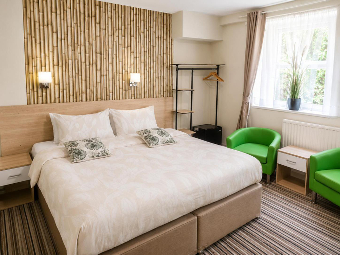 Bedroom 2, Tregonholme Hotel, Poole