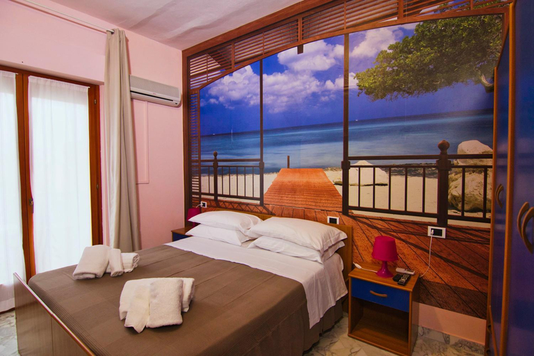 2, Hotel Roma, Teramo