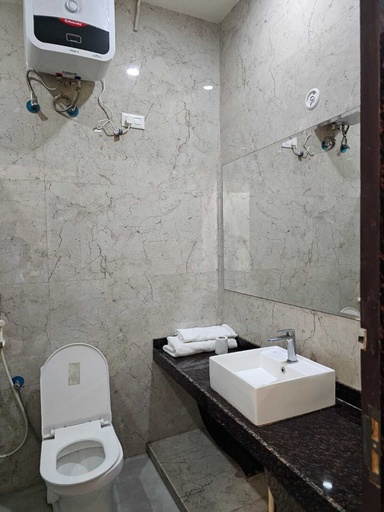 Bathroom 3, Madhogarh, Jaipur
