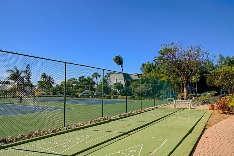 Sport court 5, Mariner Pointe 1082 2 Bedroom Condo, Lee