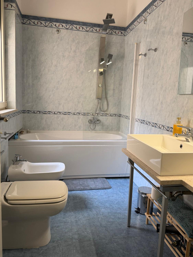 Bathroom, VN Apartments, Lecce