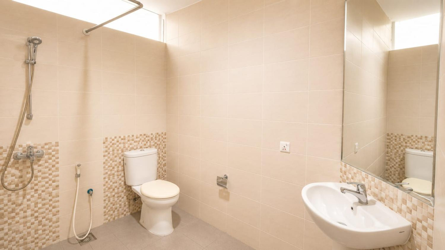 Bathroom 4, SleepRest @ The Home Shoutlink, Batam