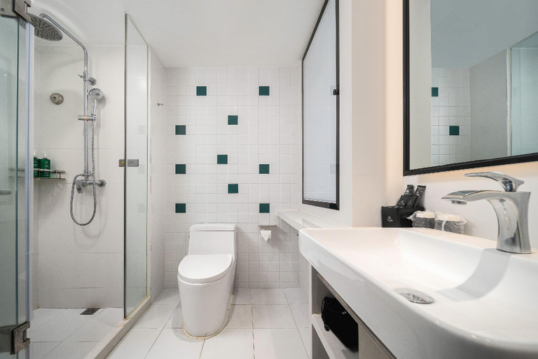 Bathroom, Magnotel Hotel Qionghai Wanquanhe Aihua Road, Hainan