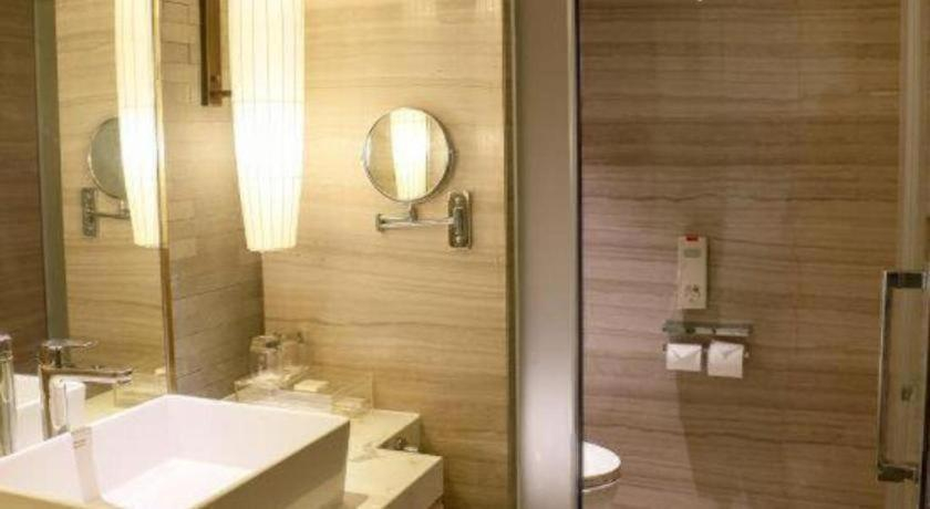 Bathroom 5, Sanya Tibet Hotel, Sanya