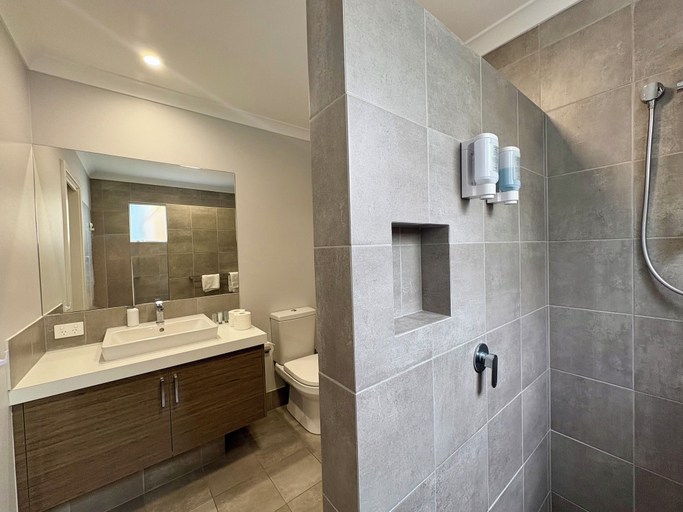 Bathroom 3, Blau - The Blue House, Busselton