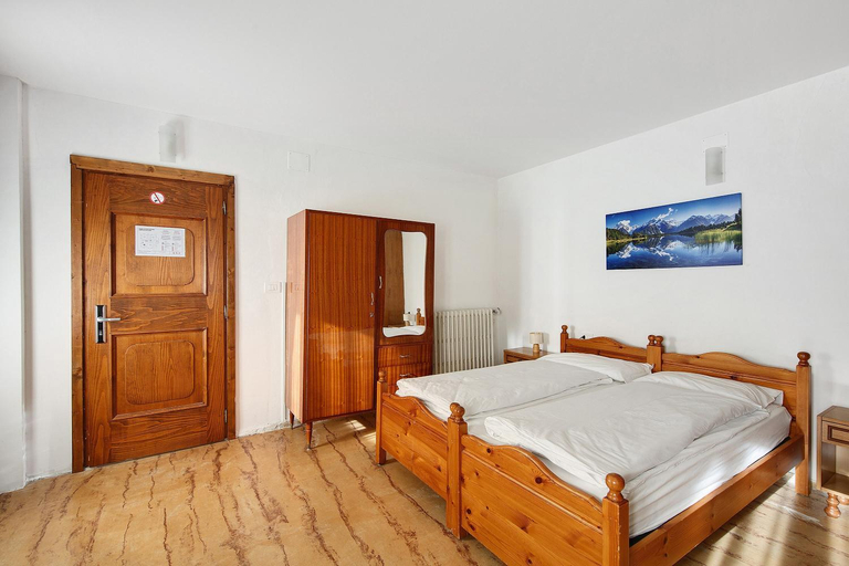 Bedroom 3, Albergo Trieste, Belluno