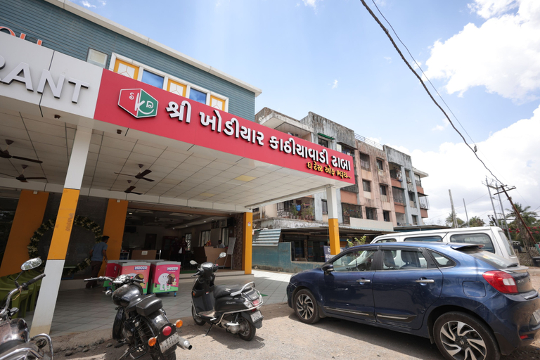 Parking 2, Hotel Rangoli Dharampur, Valsad