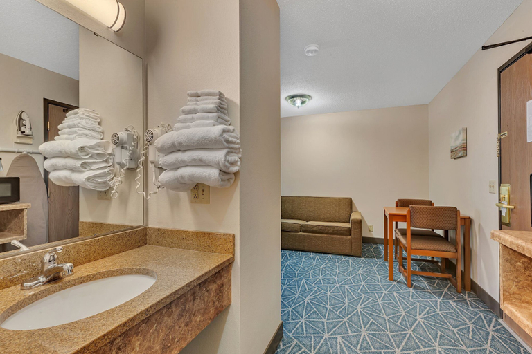 Interior 3, GrandStay Hotel & Suites Spicer, MN, Kandiyohi