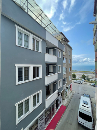 Exterior, HK GÜNÜ BİRLİK DAİRELER, Merkez