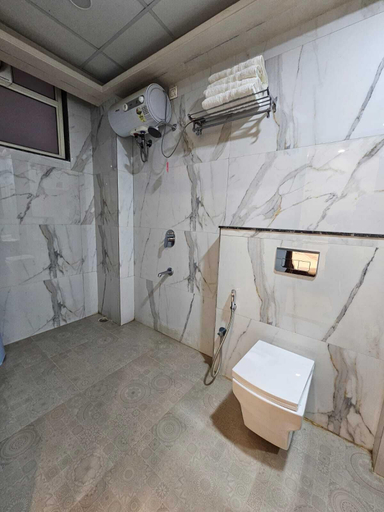 Bathroom 2, Madhogarh, Jaipur