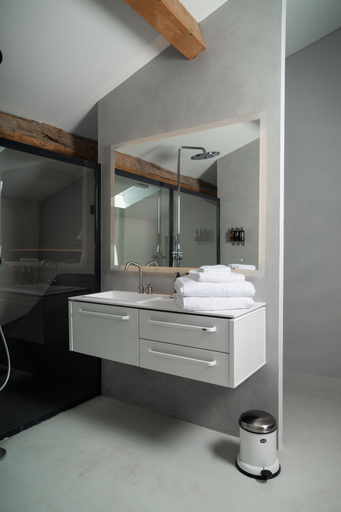 Bathroom 5, Bouquerie Lagrasse, Aude