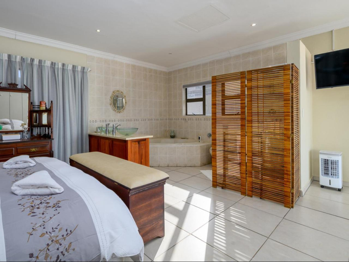 Bedroom 2, Seagull Villa, Ugu