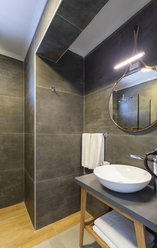 Bathroom 3, Yalipark Beach Hotel, Bodrum