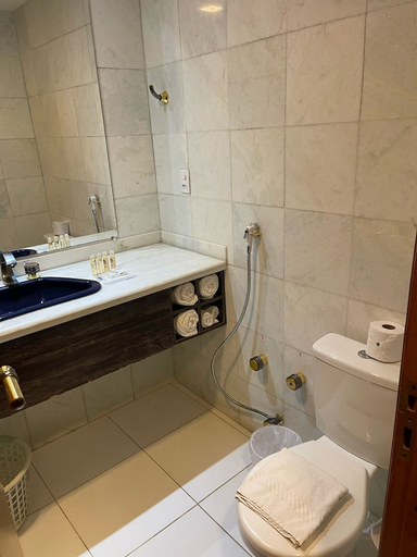 Bathroom 3, Colonial Plaza Hotel, Pindamonhangaba