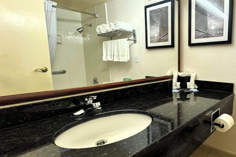 Bathroom 5, Ramada Birmingham Airport, Jefferson
