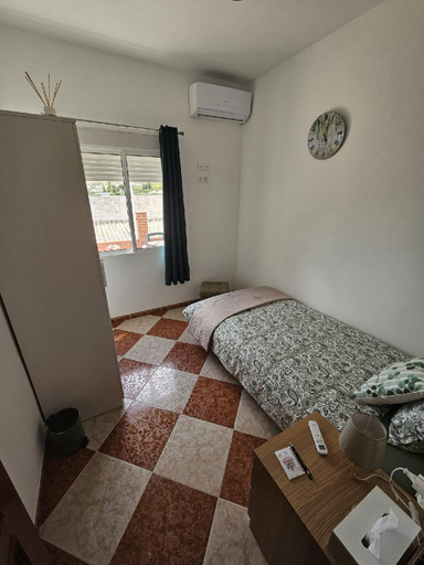 2, Charming 3-Bedroom Apartment in Scenic Mlaga, Málaga
