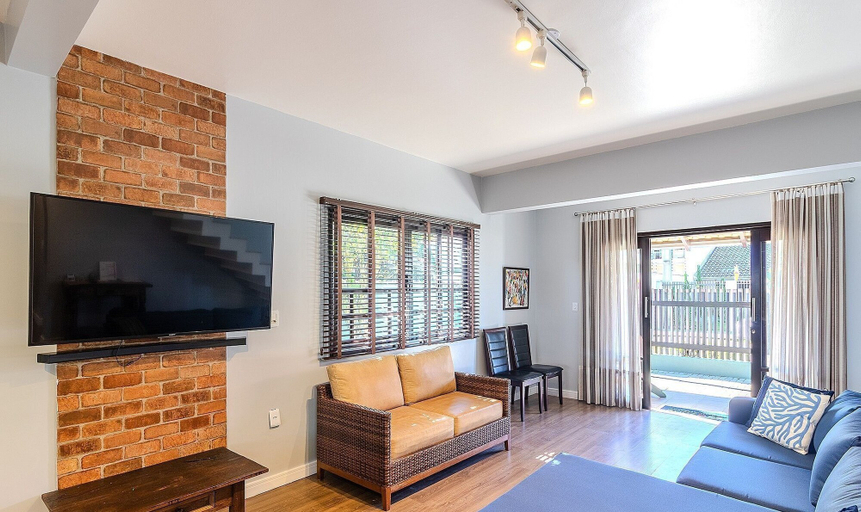 Living area 5, 3BR House w/ BBQ 350m Beach Rst0206, Penha