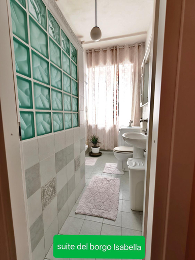 Bathroom 2, suite del borgo, Torino