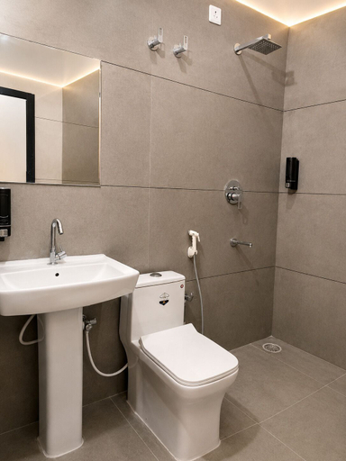 Bathroom 5, The Prime Hotel, Gautam Buddha Nagar