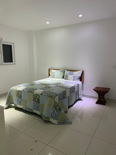 Bedroom 2, Holiday Homes - Newtown Apartment 1, Ba